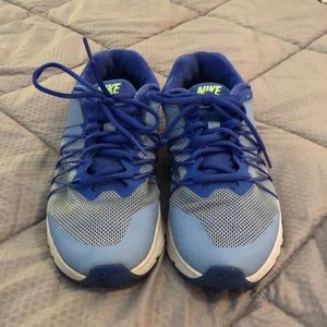 Nike Air Relentless size 7